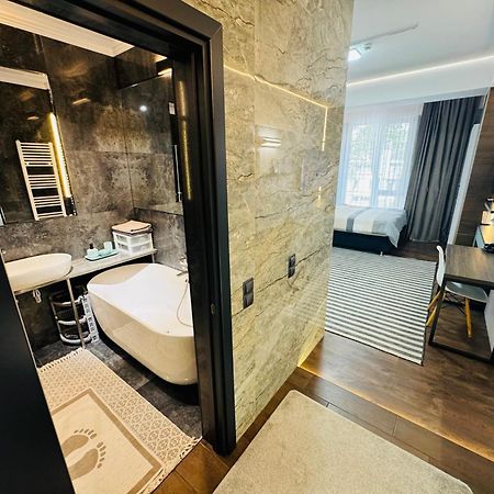 Rentnow Modern Lux Apartment In Centre Kişinev Dış mekan fotoğraf